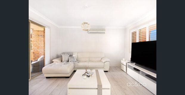 Stylish 3-bedroom townhouse with courtyard in Riverwood - Photo 1