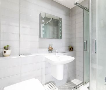 Hillcross Avenue, Morden, SM4 - Photo 2