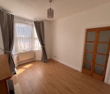 2 Bed Terraced House, Haig Road West, E13 - Photo 3