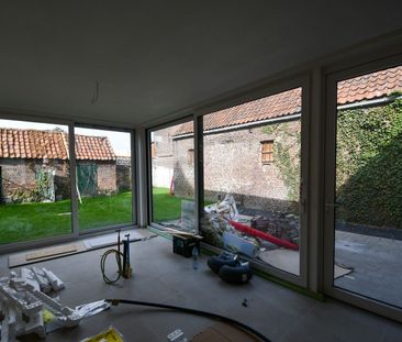Volledig gerenoveerde dorpswoning met 3 slaapkamers - Photo 3