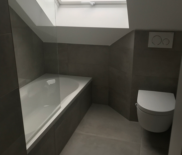 Vollmöblierte 2 Zimmer Dachgeschosswohnung Bad Godesberg - Photo 1