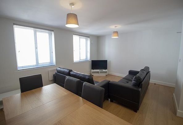 6 bedroom flat to rent - Photo 1