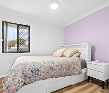 Charming 3-Bedroom House in Berkeley Vale - A Peaceful Retreat in a... - Photo 4