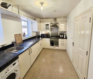 2 bedroom apartment to rent - Photo 3
