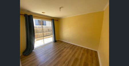 LARGE 4 BEDROOM PLUS STUDY FAMILY HOME! - Photo 5