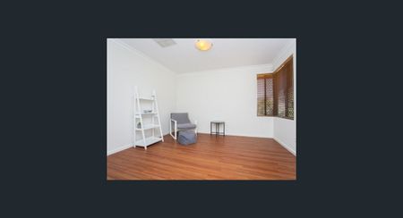 Beautifully presented 3 bedroom home - Photo 4