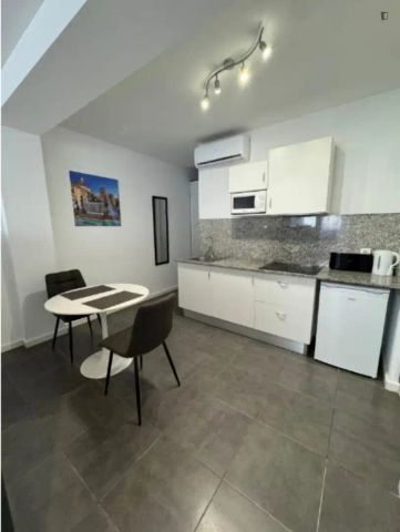 Estudio de alquiler en Barrio de Benicalap - Photo 3