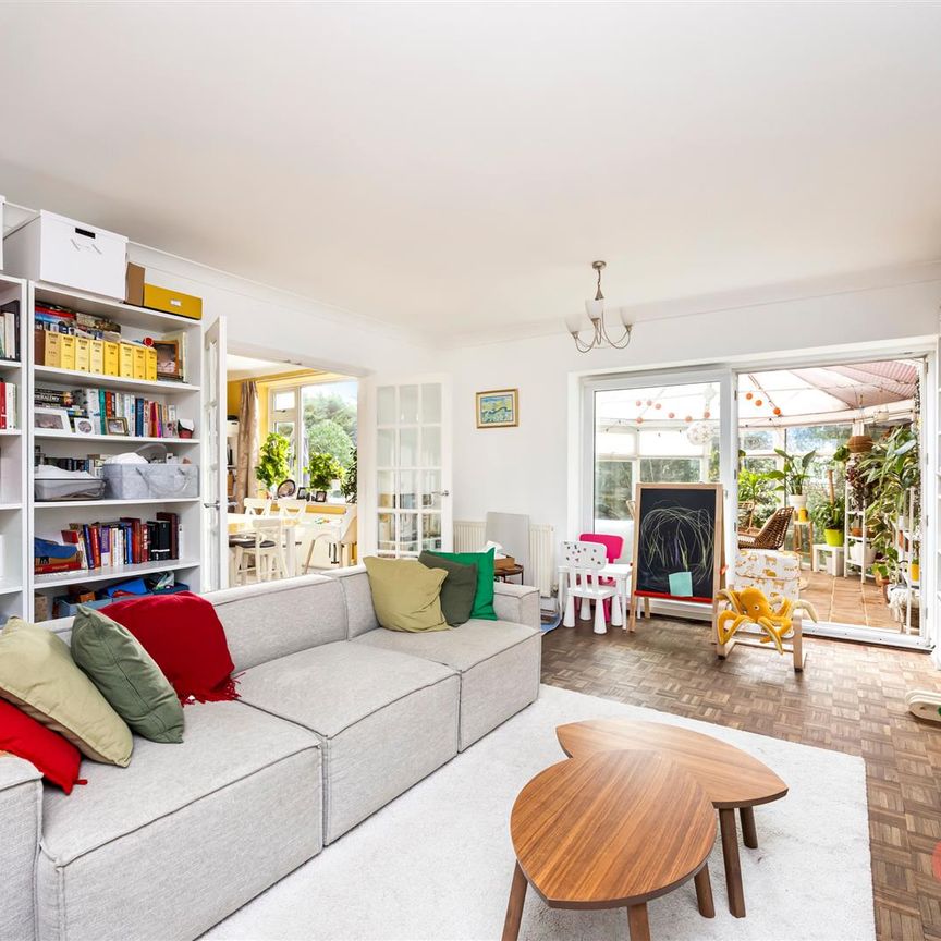 Ash Close, Hove - Photo 1