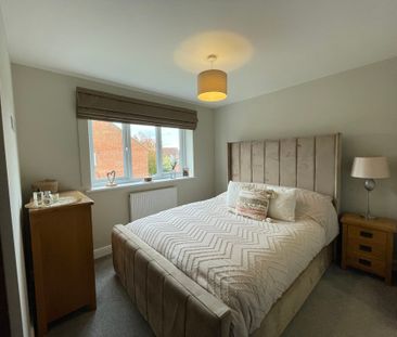 3 bedroom Detached House to let - Photo 6