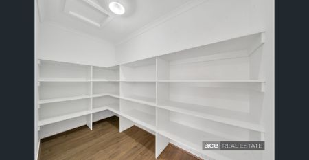 Modern Family Living in a Premier Aintree Location - Photo 3