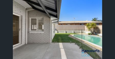 The Low-Set That Steals the Spotlight! - Photo 3