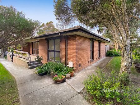 1/3 Sherbourne Road, Briar Hill - Photo 2