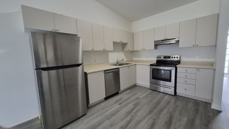 For Lease - 550 Grey Street Unit# 28, Brantford, Ontario - Photo 3