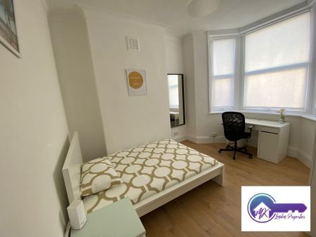 1 Bedroom Room in Flat Share To Rent - Photo 2
