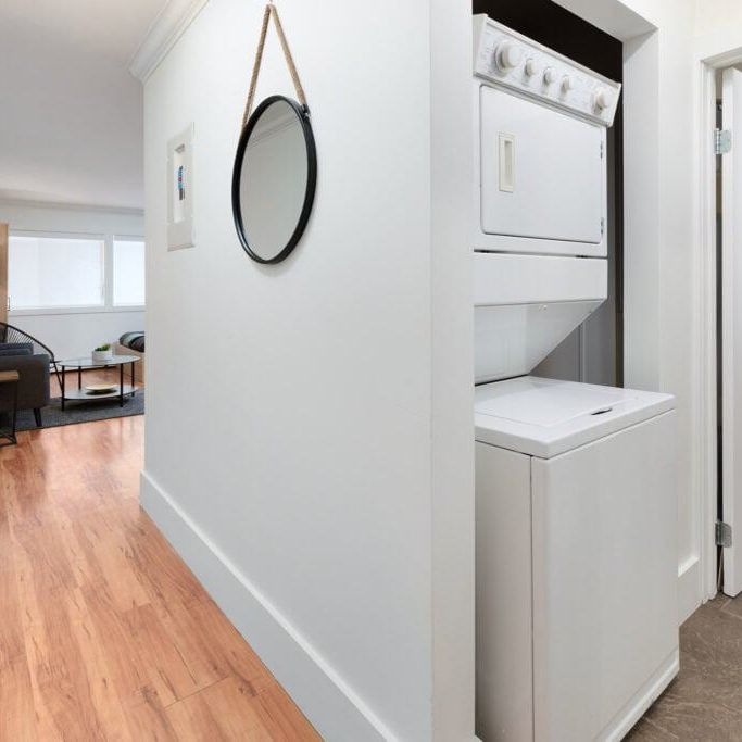 Edmonton Furnished Studio Rental in Oliver - Chic and Luxury studio suite in the heart of Oliver Downtown! - Photo 1