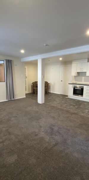 Modern One-Bedroom Flat in Stoke - Photo 1