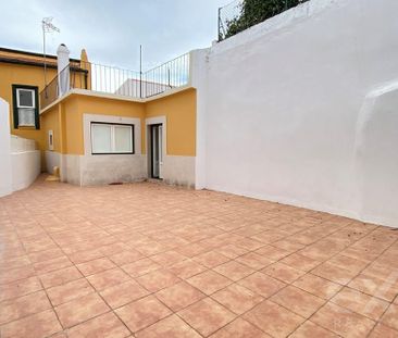Arrendamento T0 renovado, com terraço, 2º Andar, Bairro do Castelo,... - Photo 2