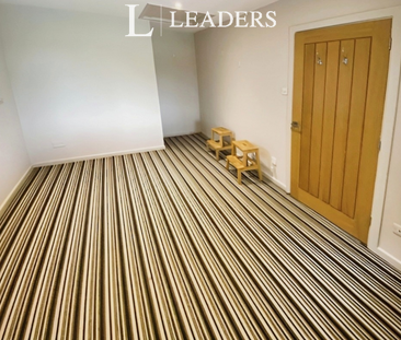 4 bedroom bungalow to rent - Photo 2