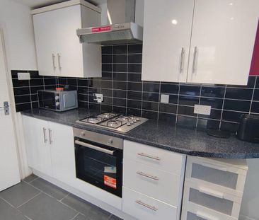 1 bedroom in a flat share to rent - Photo 6