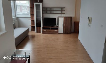 Prenájom 1 izb. byt s parkovacím miestom T.Vansovej 4/A - Fotografia 4