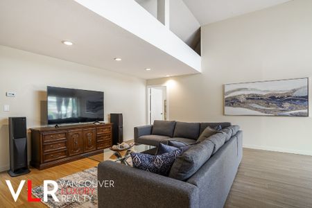 None in West Vancouver, BC - Photo 3