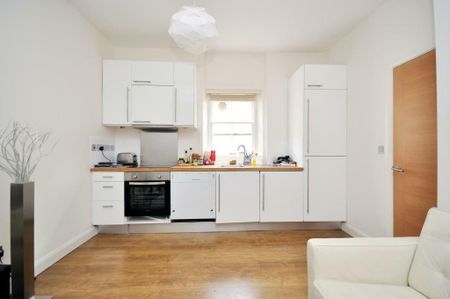 1 bedroom flat to rent - Photo 3