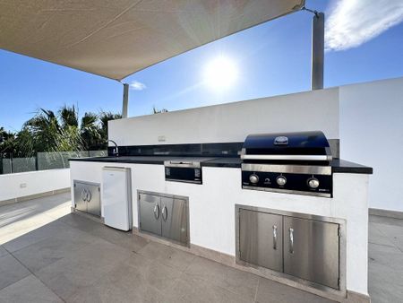 6 bedroom luxury Villa for rent in Estepona, Spain - Photo 5