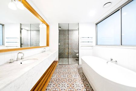 THE BEACH HOUSE' Stunning Apartment With Beach And Ocean Views - Photo 4