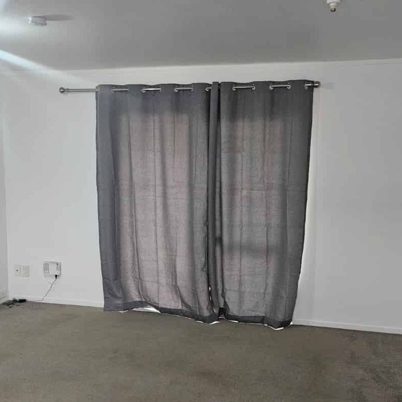 3 Bedroom House in Pakuranga Heights - Photo 1