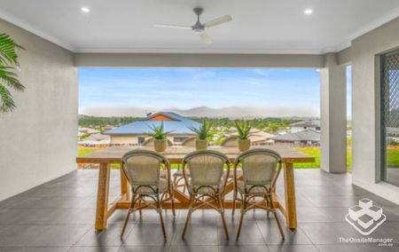 Tropical Family Home with Stunning Views - 4 Bed | 2 Bath | Media | 2 Car Garage - Photo 3