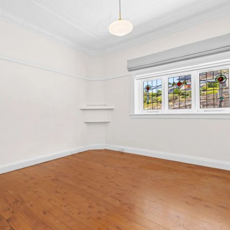 Convenient, spacious apartment in prime location - Photo 4