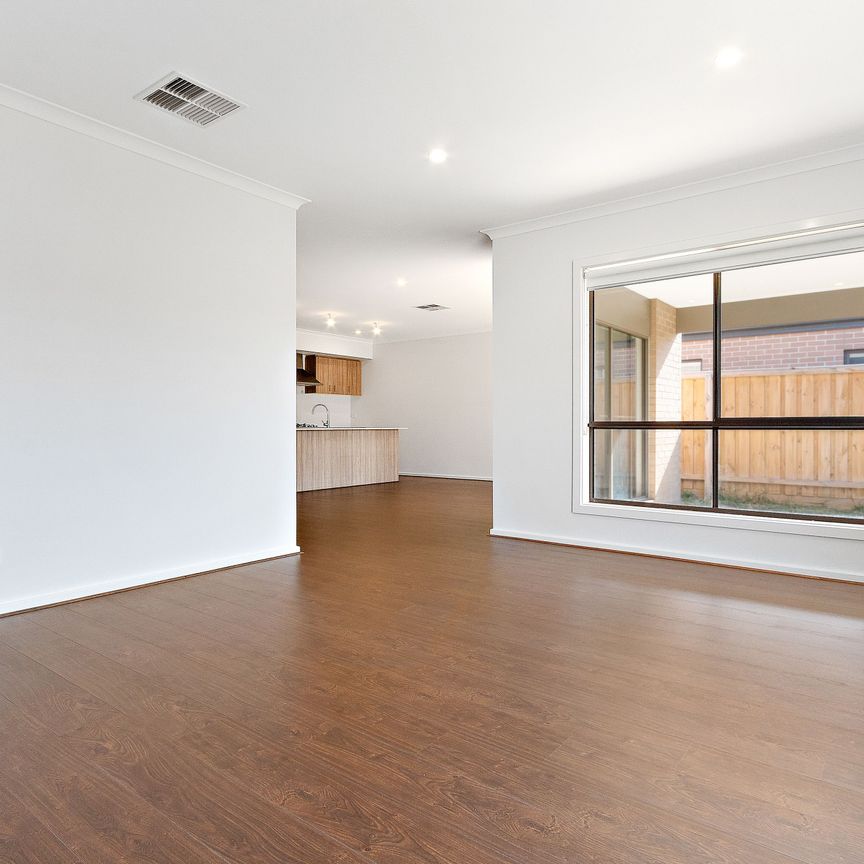 STUNNING ON SKYLARK! - Photo 1