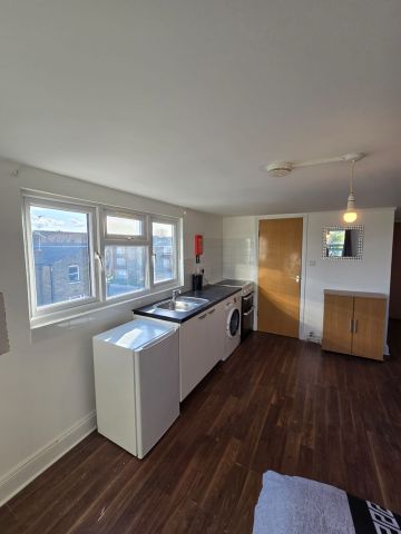 Studio Flat, St Pauls Road, N17 - Photo 2