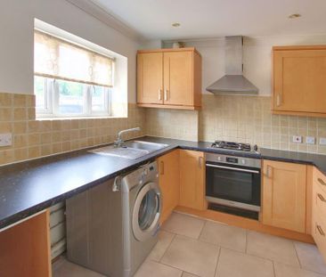4 bedroom semi-detached house to rent - Photo 5