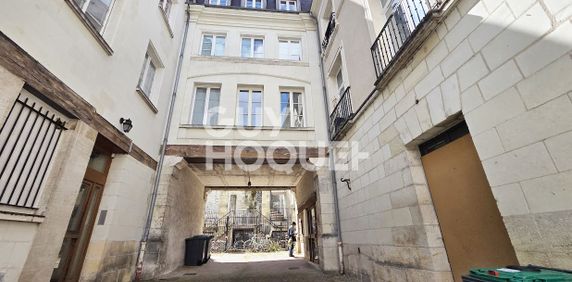TOURS PLACE PLUMEREAU - Photo 2