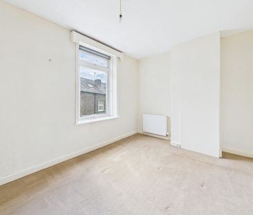 2 bedroom House To Let - Photo 3