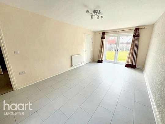 4 bedroom detached house to rent - Photo 1