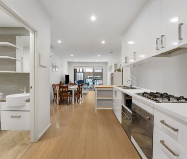 Stylish, Light-Filled Living in a Prime Box Hill North Location - Photo 3