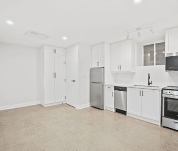 For Lease - 2563 Dundas Street Unit# 5, Toronto, Ontario - Photo 4