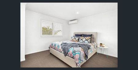13 Cavalry Circuit, Maribyrnong VIC 3032 - Photo 3
