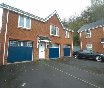 2 bedroom coach house to rent - Photo 5