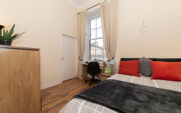 Granville Street - Photo 1