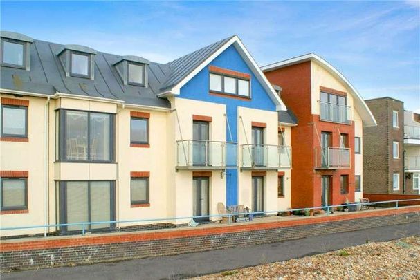 Beach Front, Hayling Island, PO11 - Photo 1