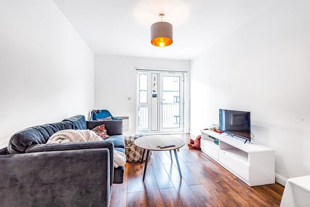 3 bedroom flat to rent - Photo 1