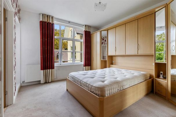 3 bedroom flat to rent - Photo 1