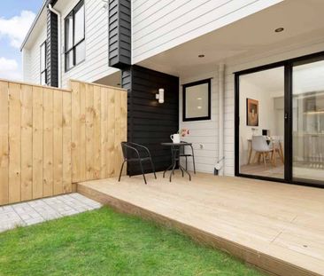 Lovely 1 Bed 1 Flexi Room Townhouse in Avondale - Photo 3