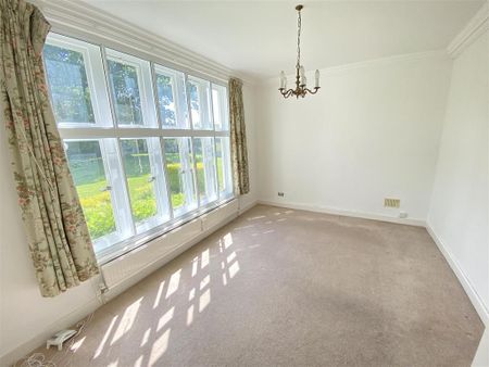 3 bedroom flat to rent - Photo 3