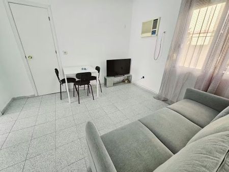 Calle Ferrobús, Sevilla, Andalusia 41009 - Photo 2