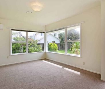 Tidy two bedroom unit - Photo 1