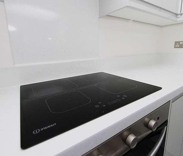 Park Lane, Kidderminster, DY11 - Photo 3